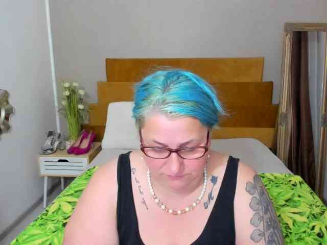 SweetBoobsM webcam