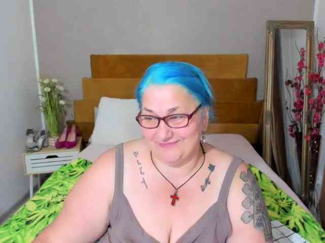 SweetBoobsM webcam