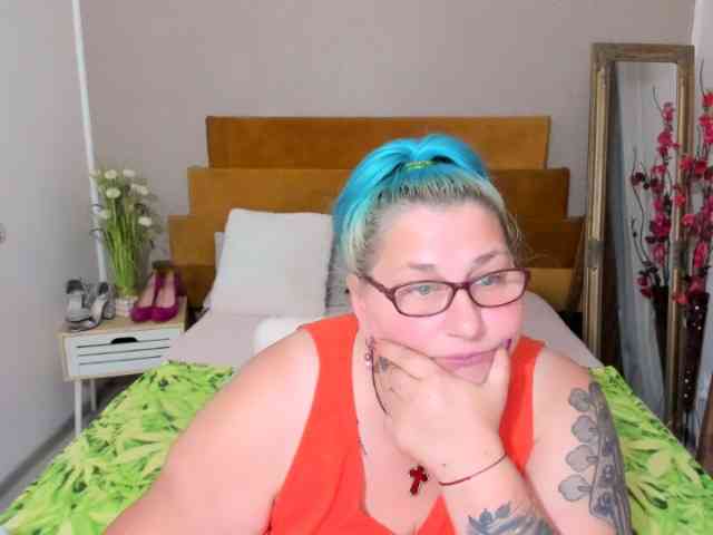 SweetBoobsM webcam