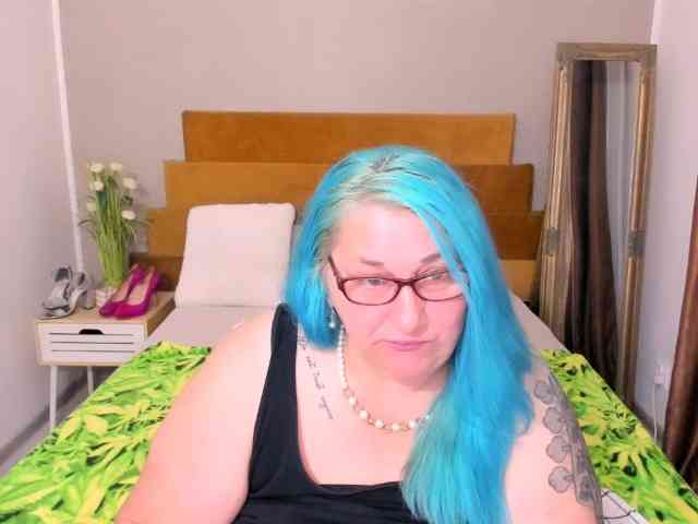 SweetBoobsM webcam