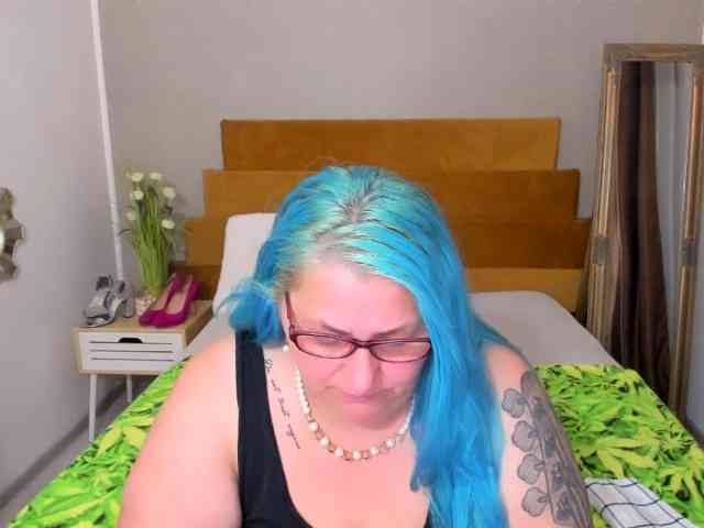 SweetBoobsM webcam