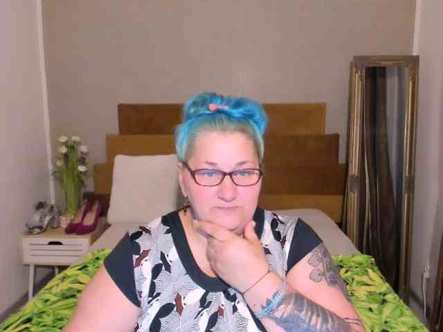 SweetBoobsM webcam