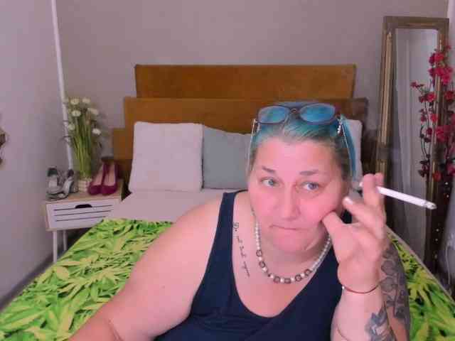 SweetBoobsM webcam