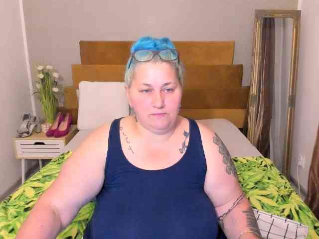 SweetBoobsM webcam