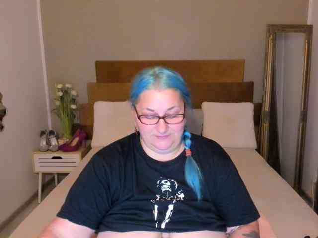 SweetBoobsM webcam