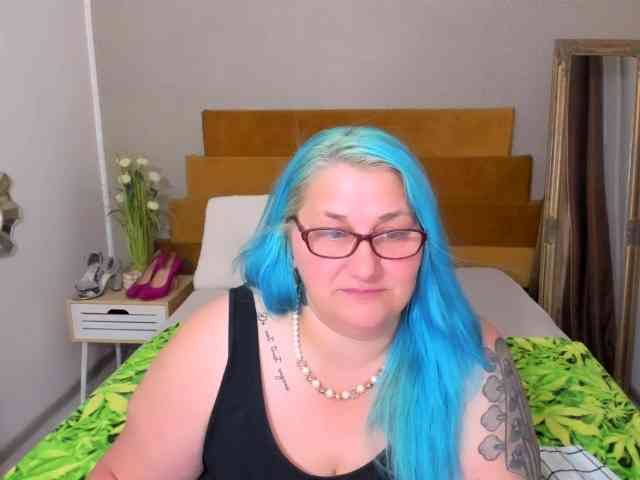 SweetBoobsM webcam