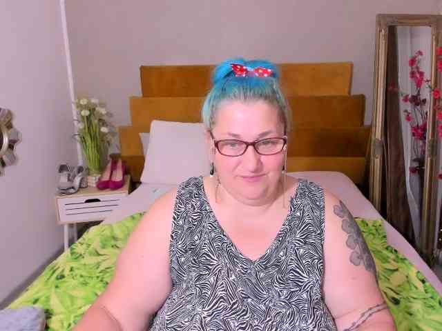 SweetBoobsM webcam