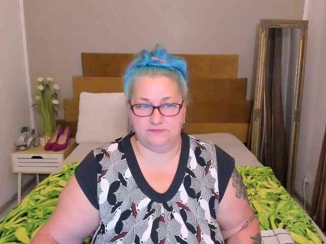 SweetBoobsM webcam
