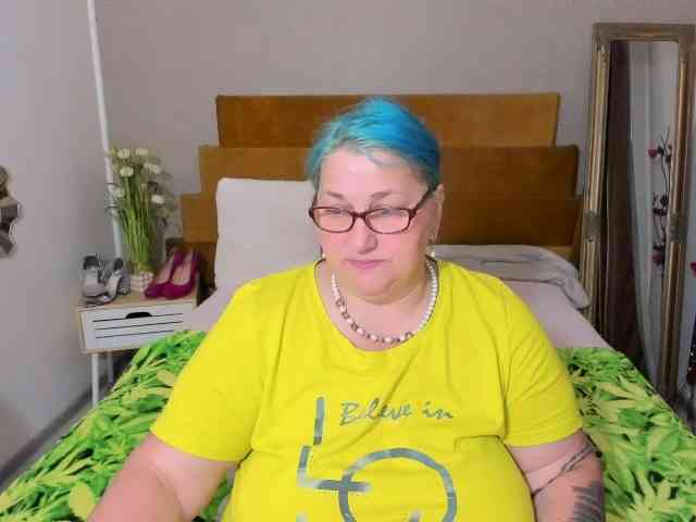 SweetBoobsM webcam
