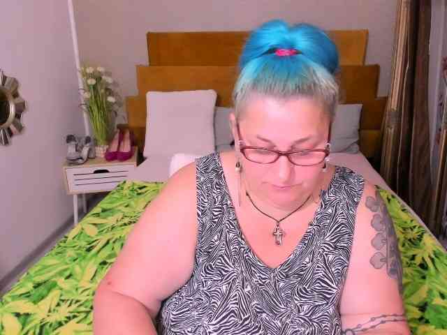 SweetBoobsM webcam