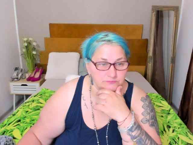 SweetBoobsM webcam