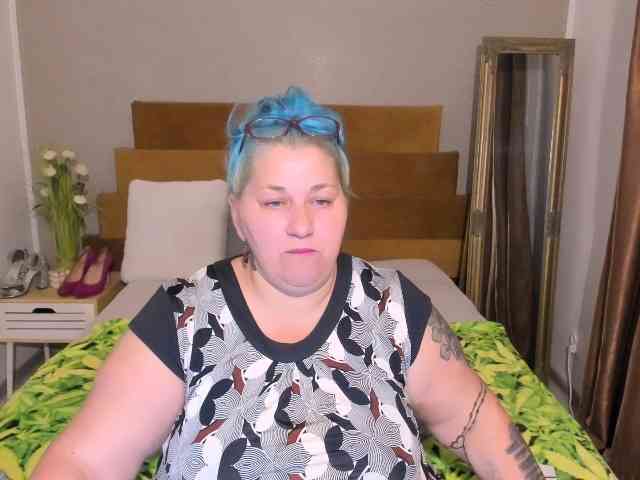 SweetBoobsM webcam