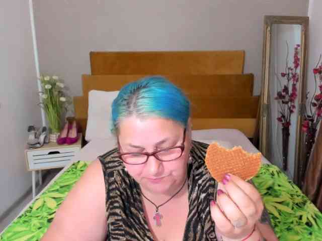 SweetBoobsM webcam