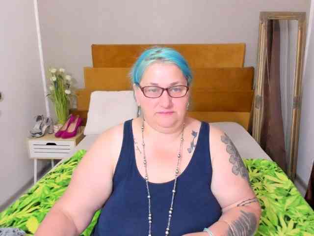 SweetBoobsM webcam