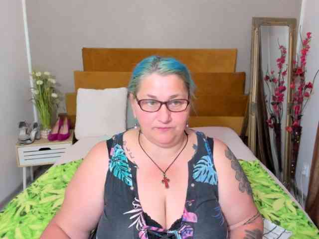 SweetBoobsM webcam