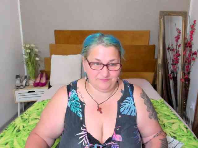SweetBoobsM webcam