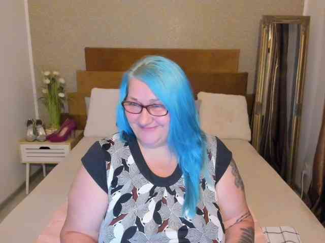 SweetBoobsM webcam