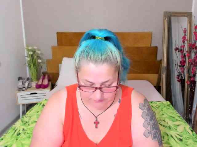 SweetBoobsM webcam