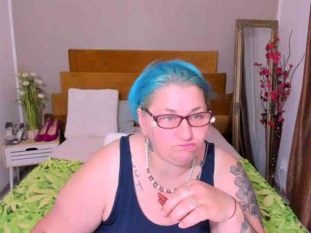 SweetBoobsM webcam