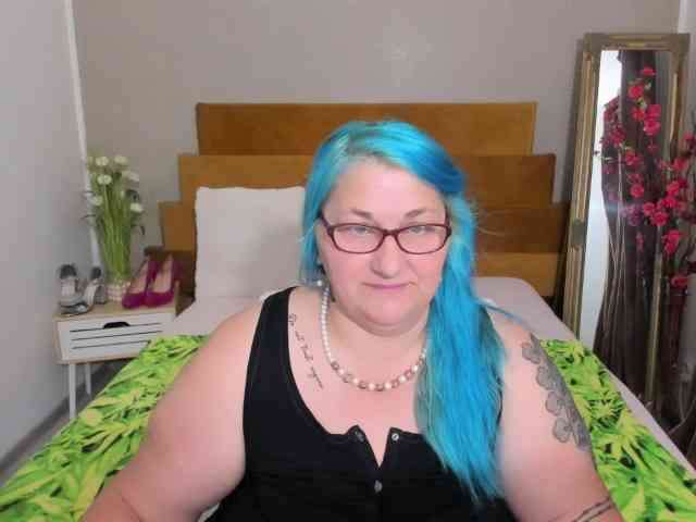 SweetBoobsM webcam