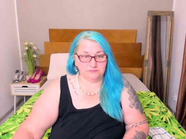 SweetBoobsM webcam