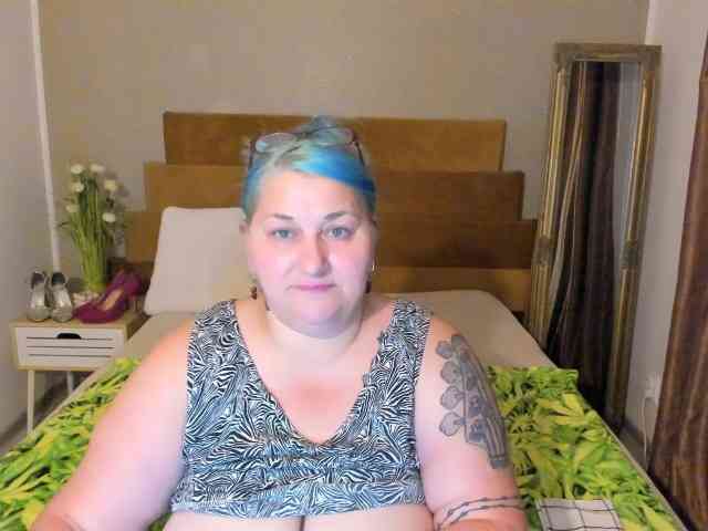 SweetBoobsM webcam