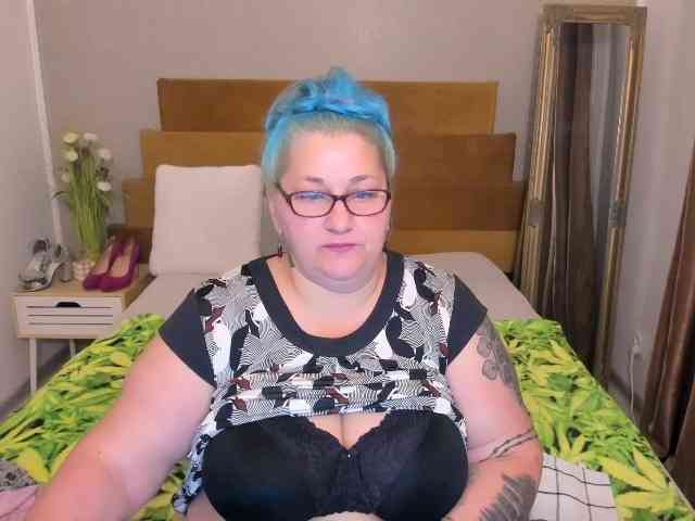 SweetBoobsM webcam