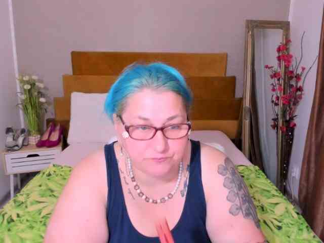 SweetBoobsM webcam