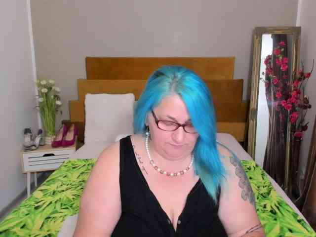 SweetBoobsM webcam