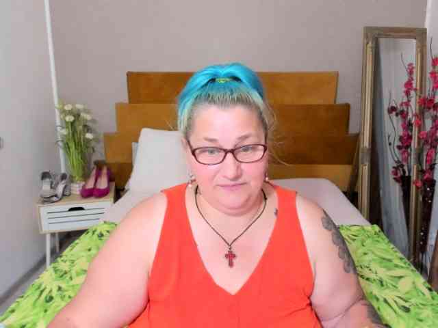 SweetBoobsM webcam