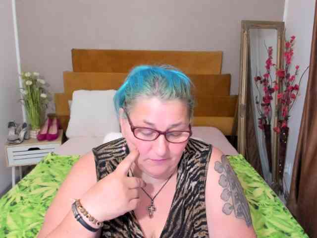 SweetBoobsM webcam
