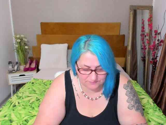SweetBoobsM webcam