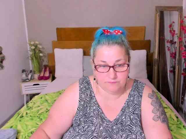 SweetBoobsM webcam
