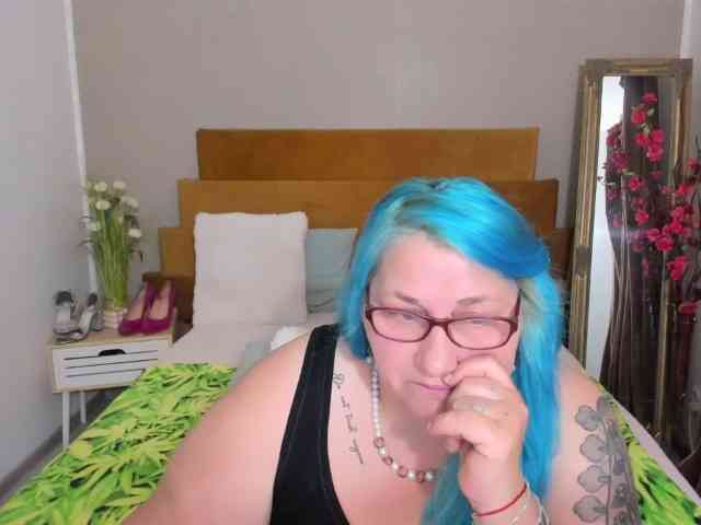 SweetBoobsM webcam