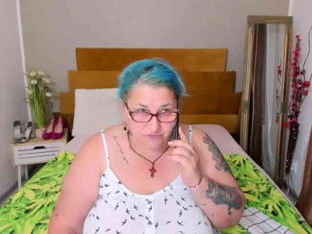 SweetBoobsM webcam