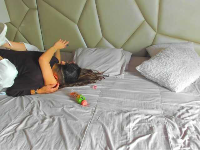 Be-Curiouss live cam on BongaCams