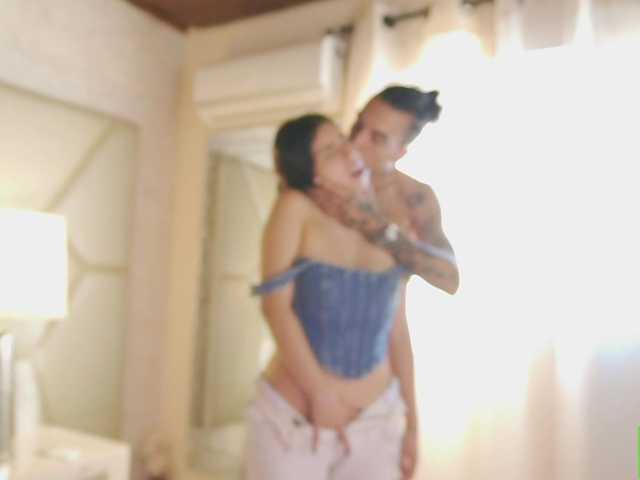 Be-Curiouss live cam on BongaCams