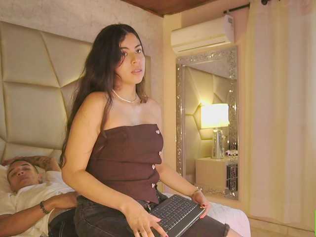 Be-Curiouss live cam on BongaCams