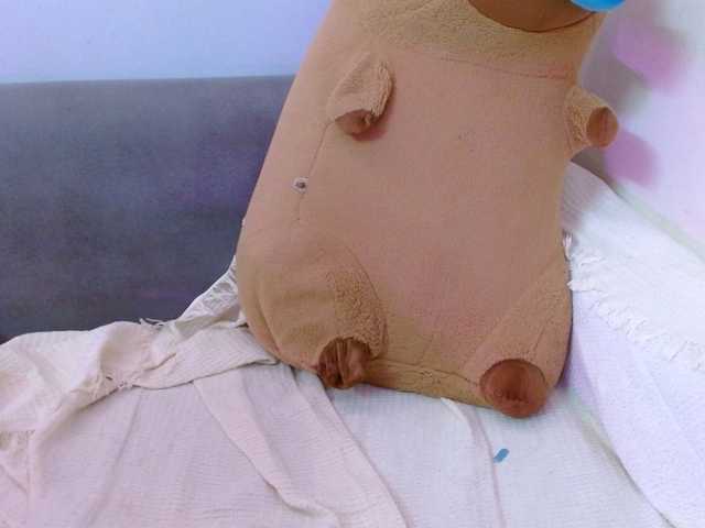 Bora2025 live cam on BongaCams