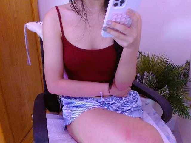 Bora2025 live cam on BongaCams
