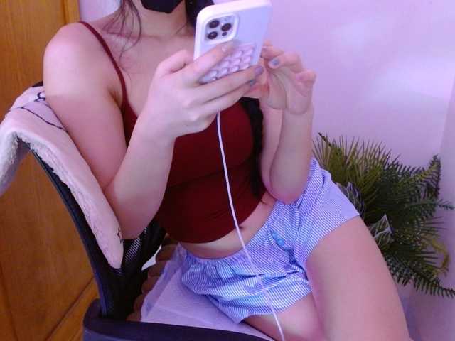 Bora2025 live cam on BongaCams