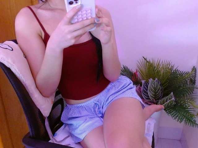 Bora2025 live cam on BongaCams