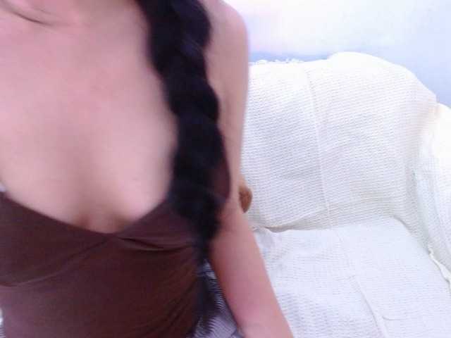 Bora2025 live cam on BongaCams