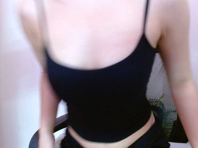 Bora2025 live cam on BongaCams