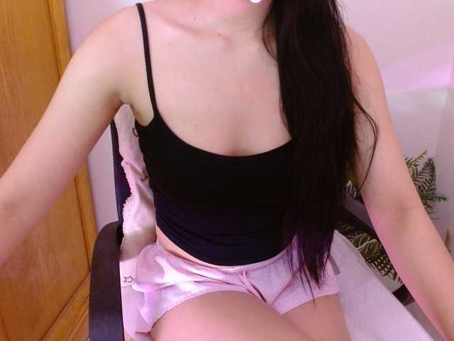 Bora2025 live cam on BongaCams