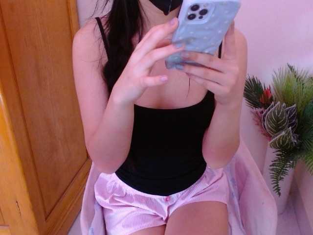 Bora2025 live cam on BongaCams