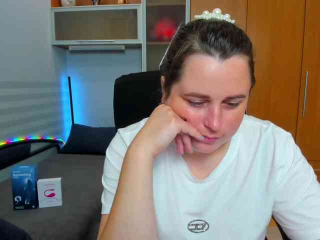 naomiiwix's live room