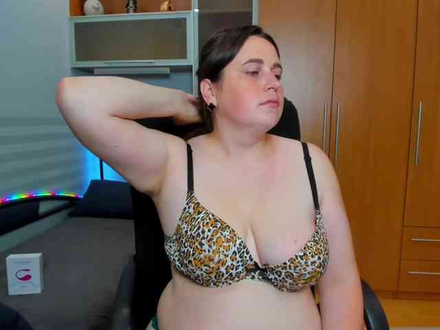 NaomiiWix webcam