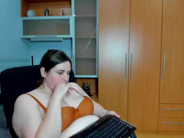 NaomiiWix webcam