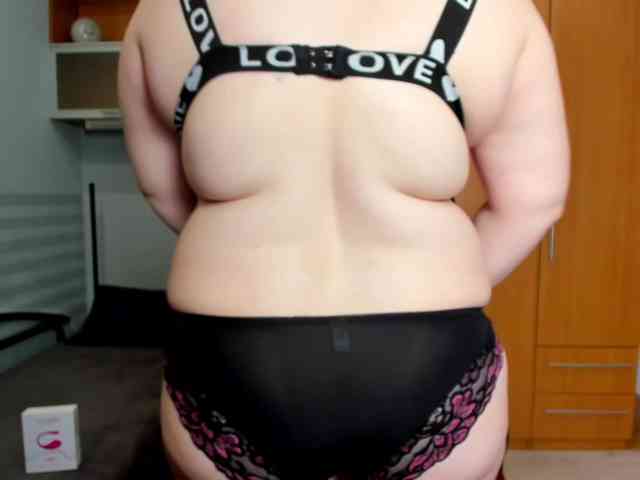 NaomiiWix webcam